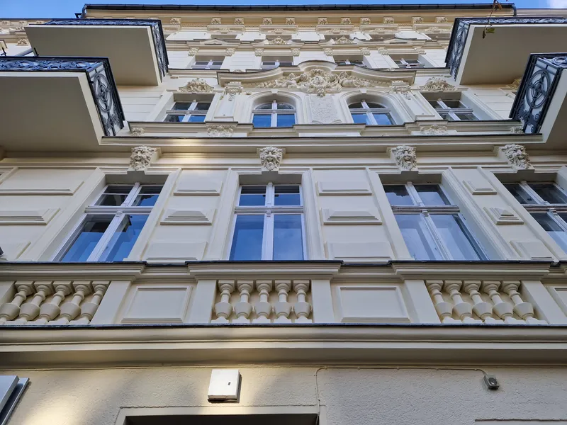 2-Zimmer-Dachgeschosswohnung mit Terrasse in Spandau – zu vermieten inkl. Küche — photo 1